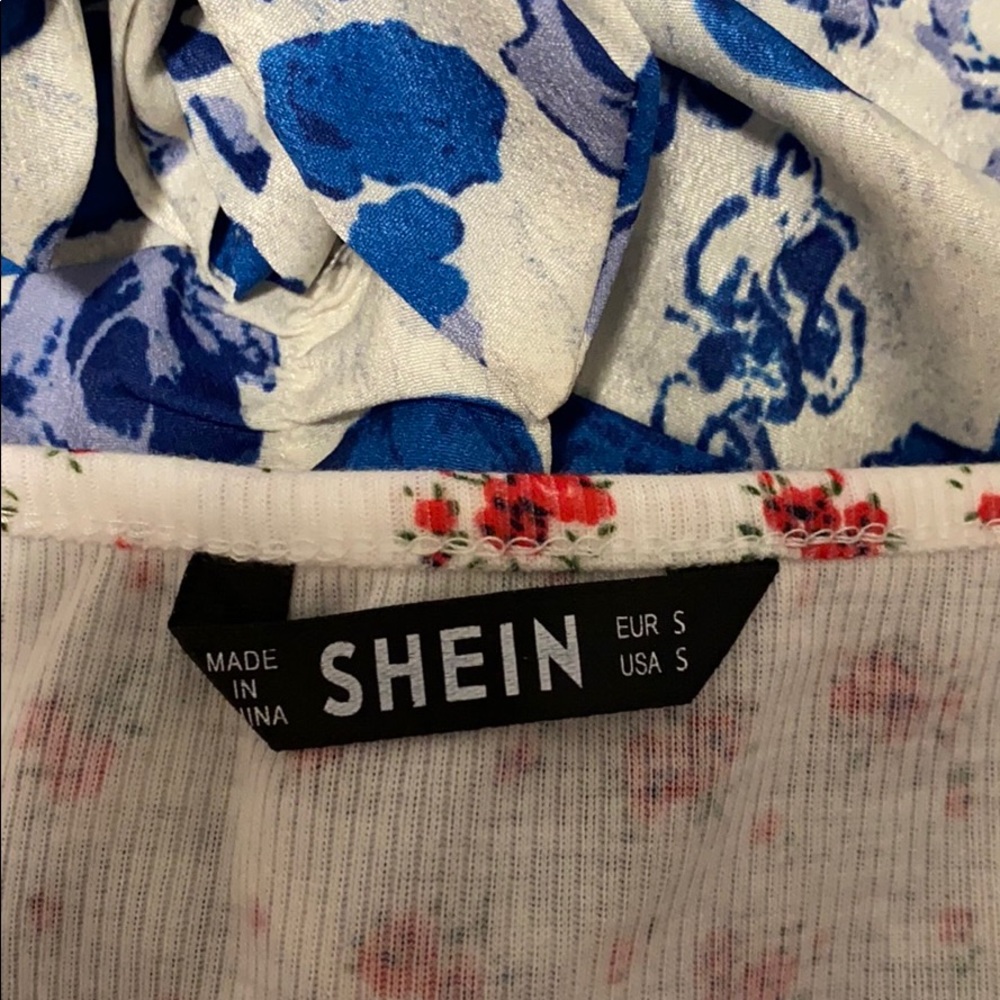 Floral Tank Bundle!!! 🌸🌸 - Picture 4 of 6